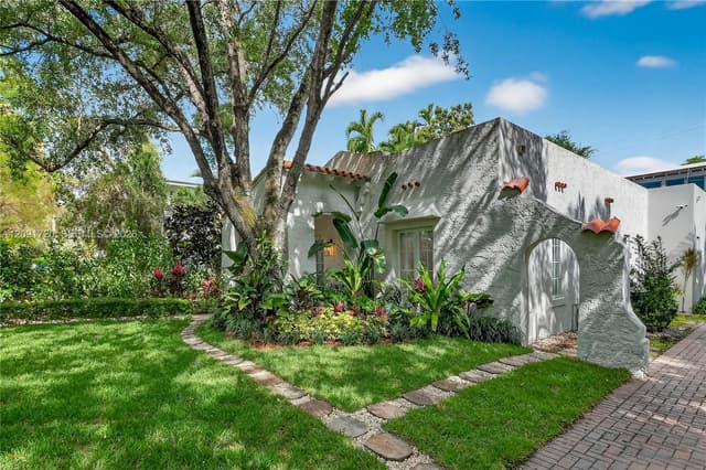 1109 Almeria Ave, Coral Gables FL 33134 - Coral Gables, FL - Photo 3