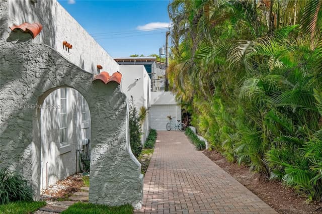 1109 Almeria Ave, Coral Gables FL 33134 - Coral Gables, FL - Photo 5