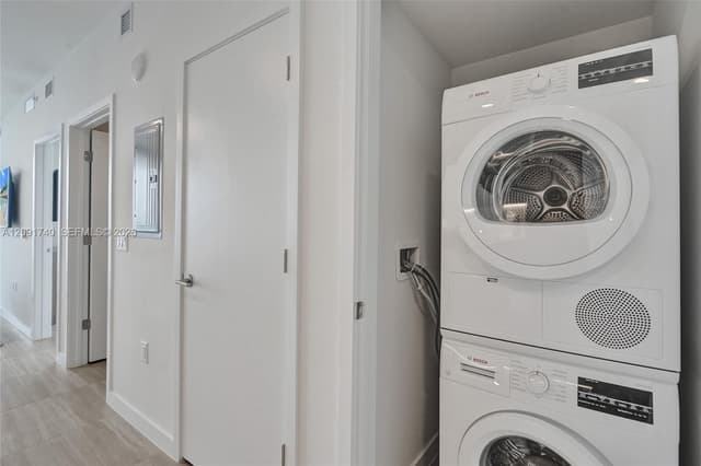 580 72nd St, Miami Beach FL 33141 - Miami Beach, FL - Photo 4