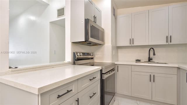 4250 SW 39th St, West Park FL 33023 - West Park, FL - Photo 5