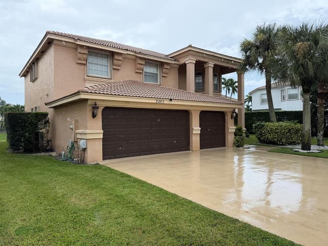 2243 RIDGEWOOD Circle, Royal Palm Beach FL 33411 - Royal Palm Beach, FL - Photo 5