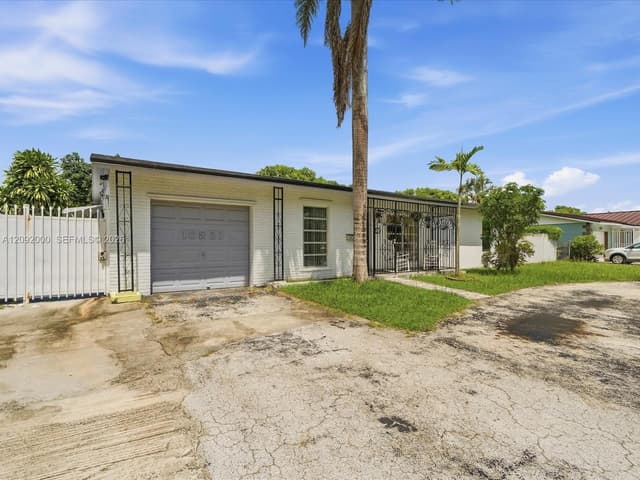 10321 Fairway Heights Blvd, Miami FL 33157 - Miami, FL - Photo 2