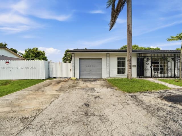 10321 Fairway Heights Blvd, Miami FL 33157 - Miami, FL - Photo 3