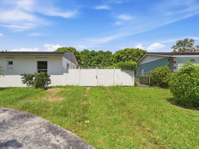 10321 Fairway Heights Blvd, Miami FL 33157 - Miami, FL - Photo 5