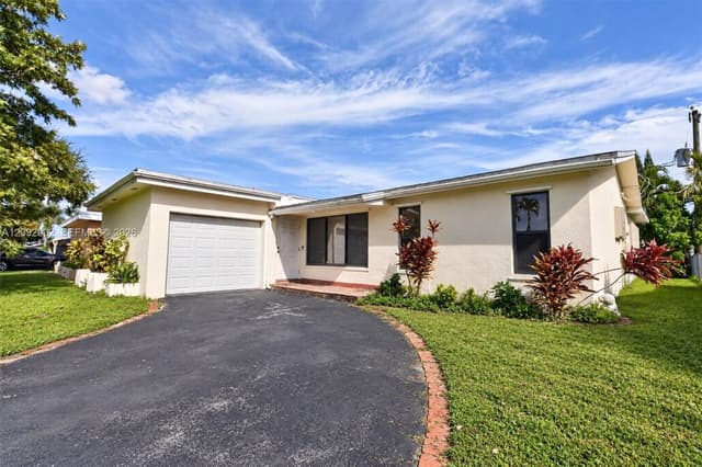 11731 NW 30th Pl, Sunrise FL 33323 - Sunrise, FL - Photo 2