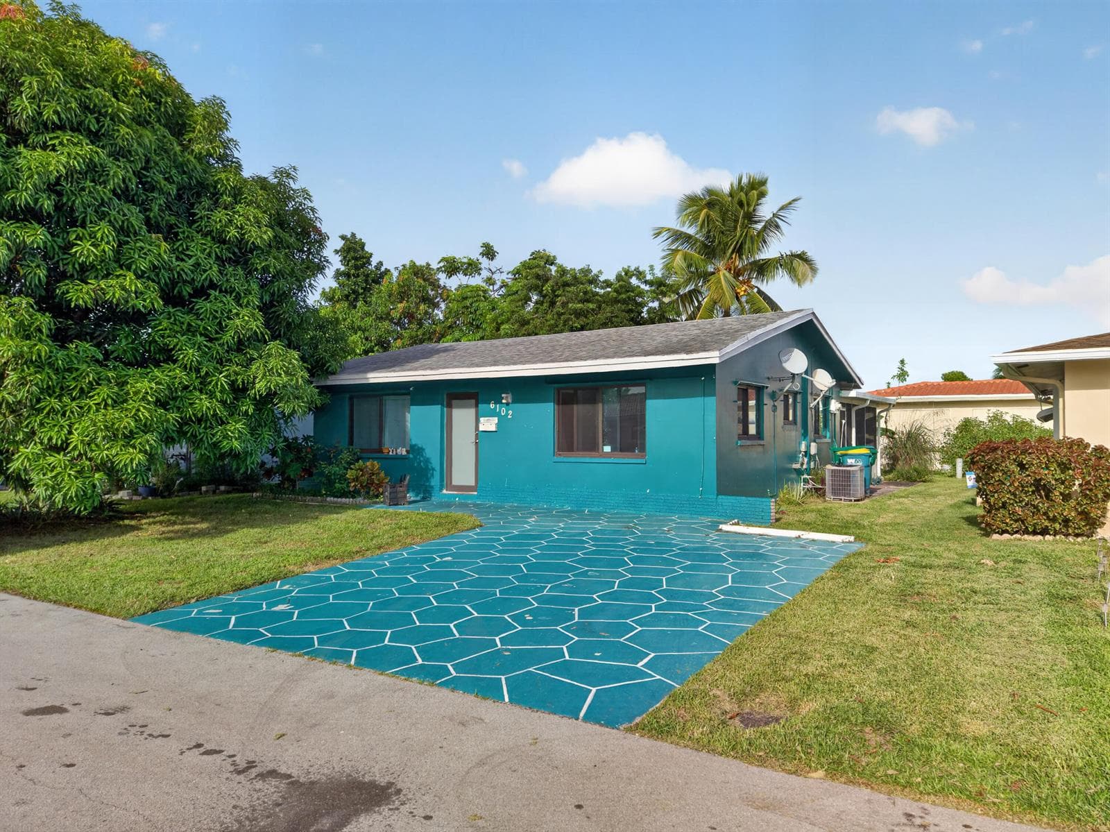 6102 NW 69th Avenue, Tamarac FL 33321 - Tamarac, FL - Photo 1