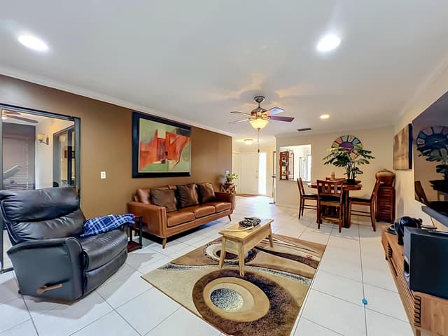 281 AMBER Court, Royal Palm Beach FL 33411 - Royal Palm Beach, FL - Photo 3