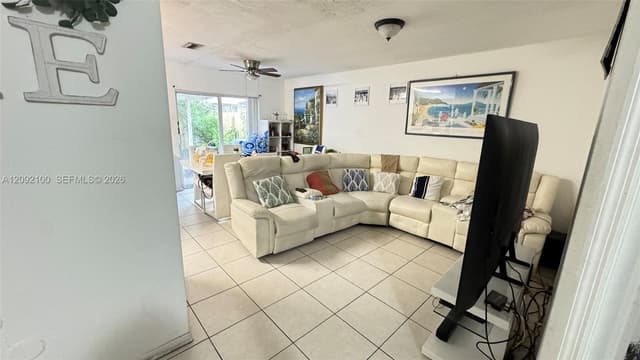 8732 NW 107th Ter # 8732, Hialeah Gardens FL 33018 - Hialeah Gardens, FL - Photo 3