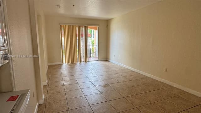 17650 NW 73rd Ave # 18, Hialeah FL 33015 - Hialeah, FL - Photo 3