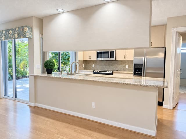 8404 CHAPMAN OAK Court, Palm Beach Gardens FL 33410 - Palm Beach Gardens, FL - Photo 5
