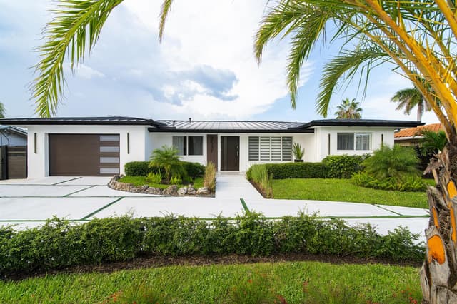 2537 SE 10TH Court, Pompano Beach FL 33062 - Pompano Beach, FL - Photo 2