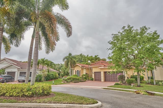 3405 LAGO DE TALAVERA, Lake Worth FL 33467 - Lake Worth, FL - Photo 2
