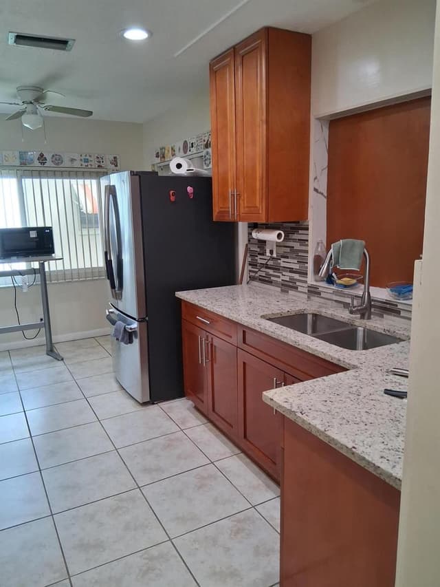 4250 NW 49TH Terrace, Lauderdale Lakes FL 33319 - Lauderdale Lakes, FL - Photo 7