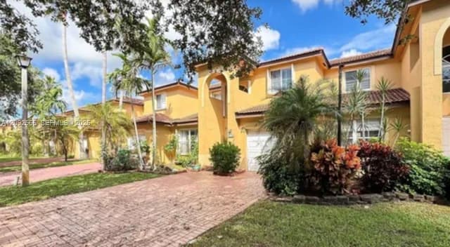 14015 N Forest Oak Cir, Davie FL 33325 - Davie, FL - Photo 2