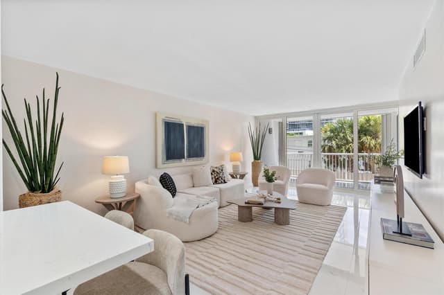 2200 NE 33rd Avenue # 2J, Fort Lauderdale FL 33305 - Fort Lauderdale, FL - Photo 2