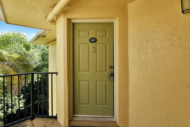 2445 SW 18th Ter # 909, Fort Lauderdale FL 33315 - Fort Lauderdale, FL - Photo 1