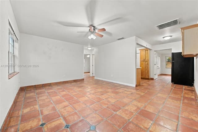 49 W Mango Rd, Lake Worth FL 33467 - Lake Worth, FL - Photo 4