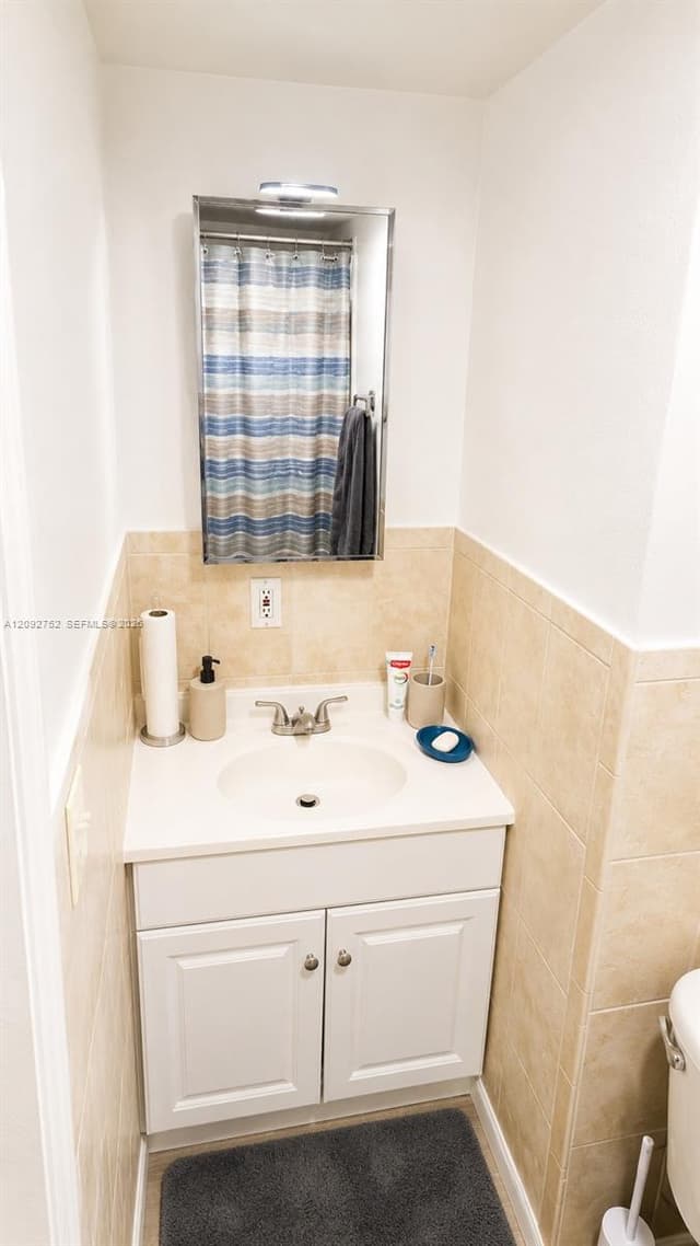 4300 NW 183rd St, Miami Gardens FL 33055 - Miami Gardens, FL - Photo 3