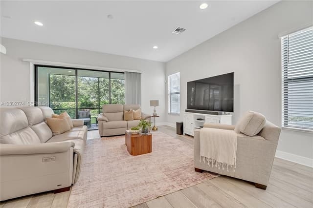 3794 NW 89th Way, Coral Springs FL 33065 - Coral Springs, FL - Photo 4
