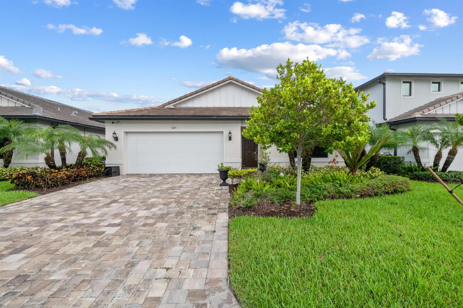 3125 BUTTONWOOD Court, Lauderdale Lakes FL 33311 - Lauderdale Lakes, FL - Photo 1