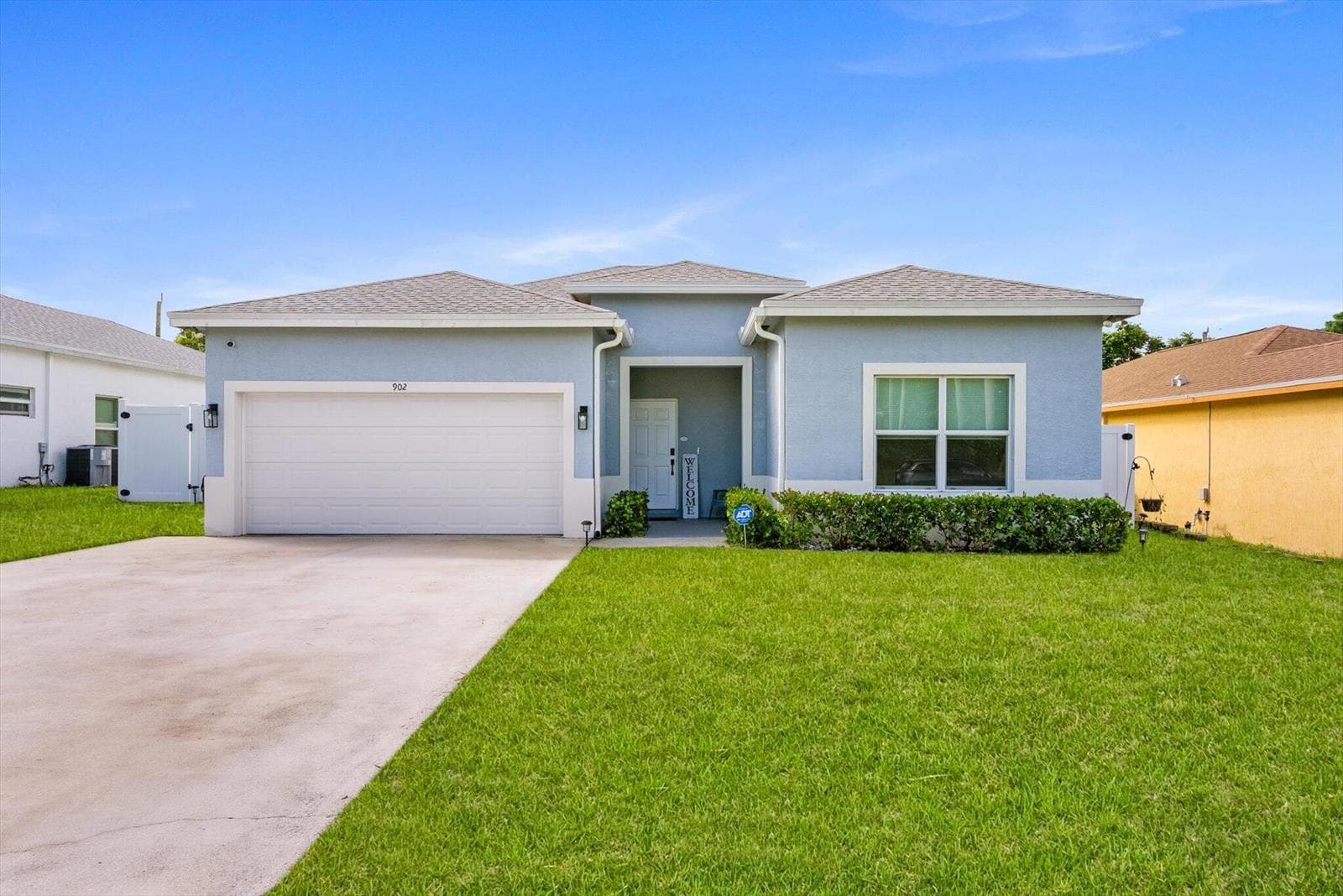 902 NW 9th Avenue, Boynton Beach FL 33426 - Boynton Beach, FL - Photo 1