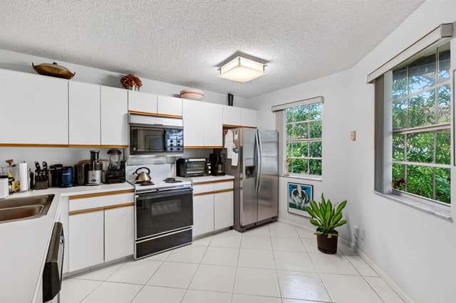 6737 Via Regina, Boca Raton FL 33433 - Boca Raton, FL - Photo 6