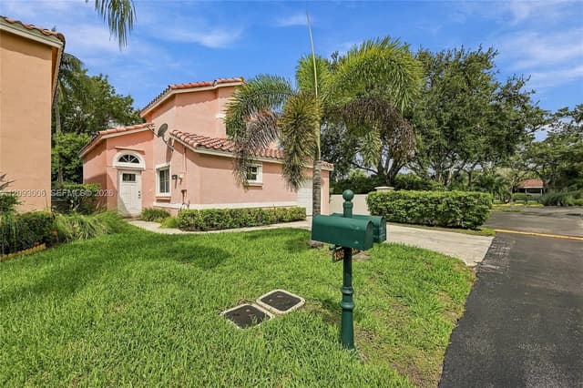 1301 SE 5th Ct, Dania Beach FL 33004 - Dania Beach, FL - Photo 5
