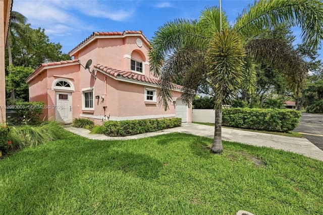 1301 SE 5th Ct, Dania Beach FL 33004 - Dania Beach, FL - Photo 4