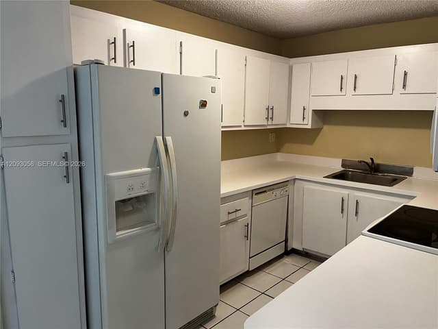 3674 NW 111th Ave, Sunrise FL 33351 - Sunrise, FL - Photo 2