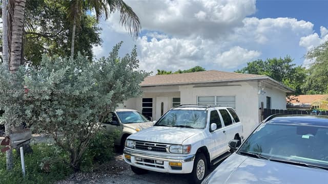 551 NE 159th St, Miami FL 33162 - Miami, FL - Photo 3