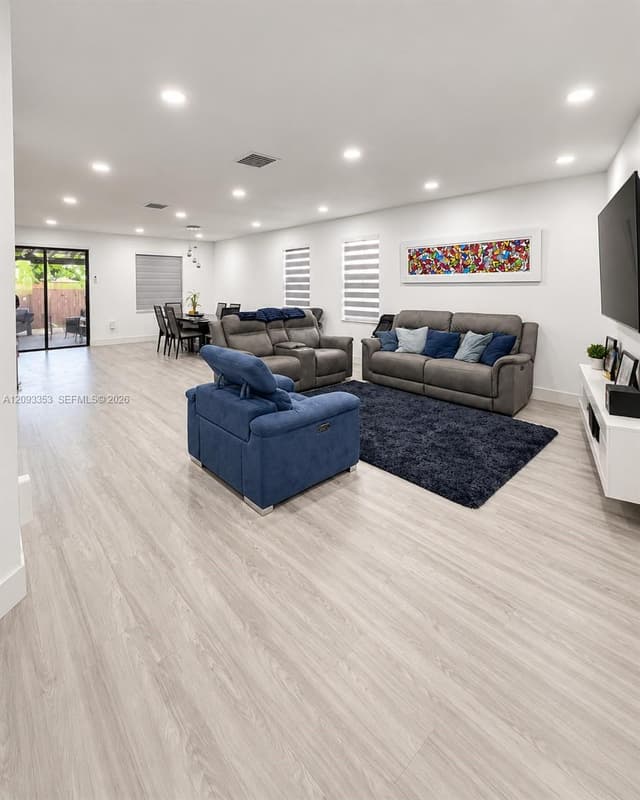 8830 NW 101st Pl, Doral FL 33178 - Doral, FL - Photo 5