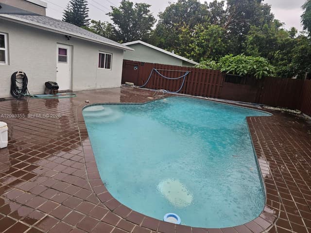 6604 Boulevard Of Champions, North Lauderdale FL 33068 - North Lauderdale, FL - Photo 4