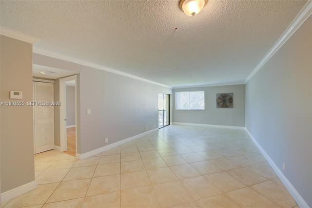 165 Lakeview Dr # 201, Weston FL 33326 - Weston, FL - Photo 4