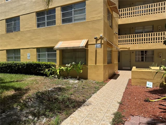 1851 NE 168th St # A2, North Miami Beach FL 33162 - North Miami Beach, FL - Photo 3
