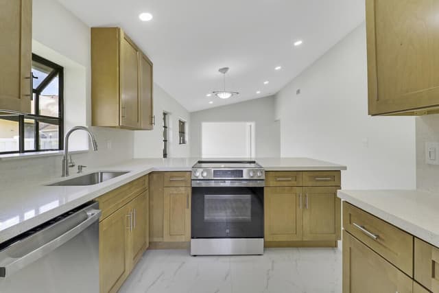 8157 Springtree Road, Boca Raton FL 33496 - Boca Raton, FL - Photo 3