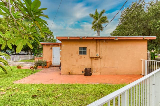 625 Columbus Pkwy, Hollywood FL 33021 - Hollywood, FL - Photo 5
