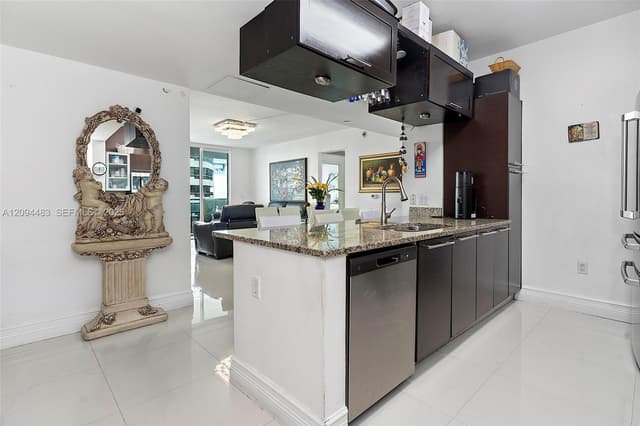 951 Brickell Ave # 605, Miami FL 33131 - Miami, FL - Photo 5