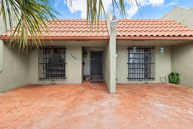 143 SE 7th Street, Deerfield Beach FL 33441 - Deerfield Beach, FL - Photo 2