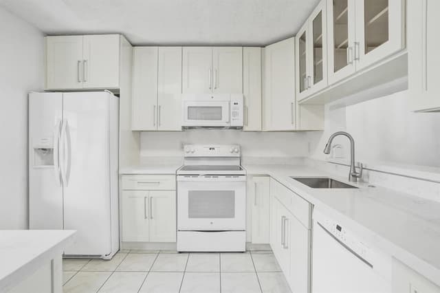 3081 HOLIDAY SPRINGS Boulevard # 6, Margate FL 33063 - Margate, FL - Photo 4