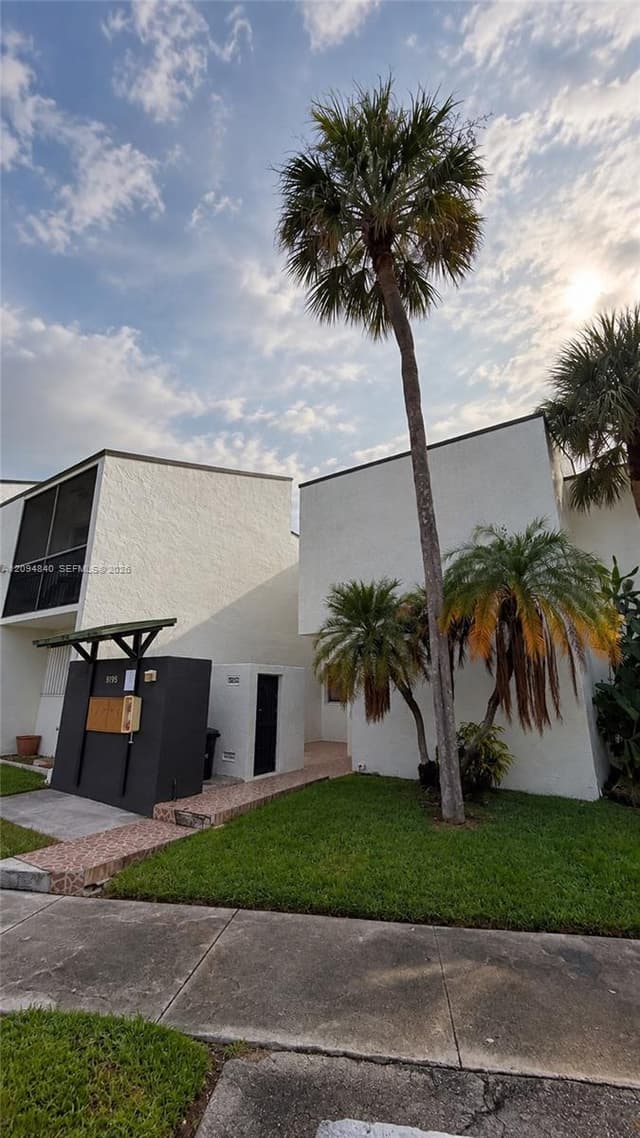 9195 Fontainebleau Blvd # 4, Miami FL 33172 - Miami, FL - Photo 2