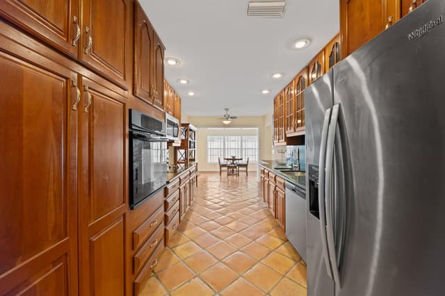 6760 HOLLANDAIRE Drive W, Boca Raton FL 33433 - Boca Raton, FL - Photo 6