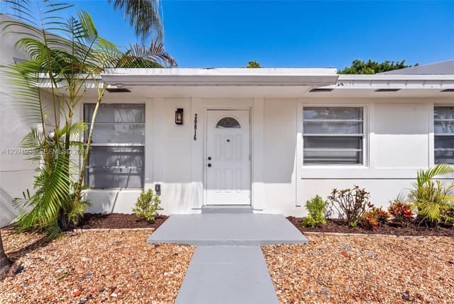 20816 SW 103rd Pl, Cutler Bay FL 33189 - Cutler Bay, FL - Photo 3