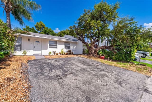 20816 SW 103rd Pl, Cutler Bay FL 33189 - Cutler Bay, FL - Photo 5