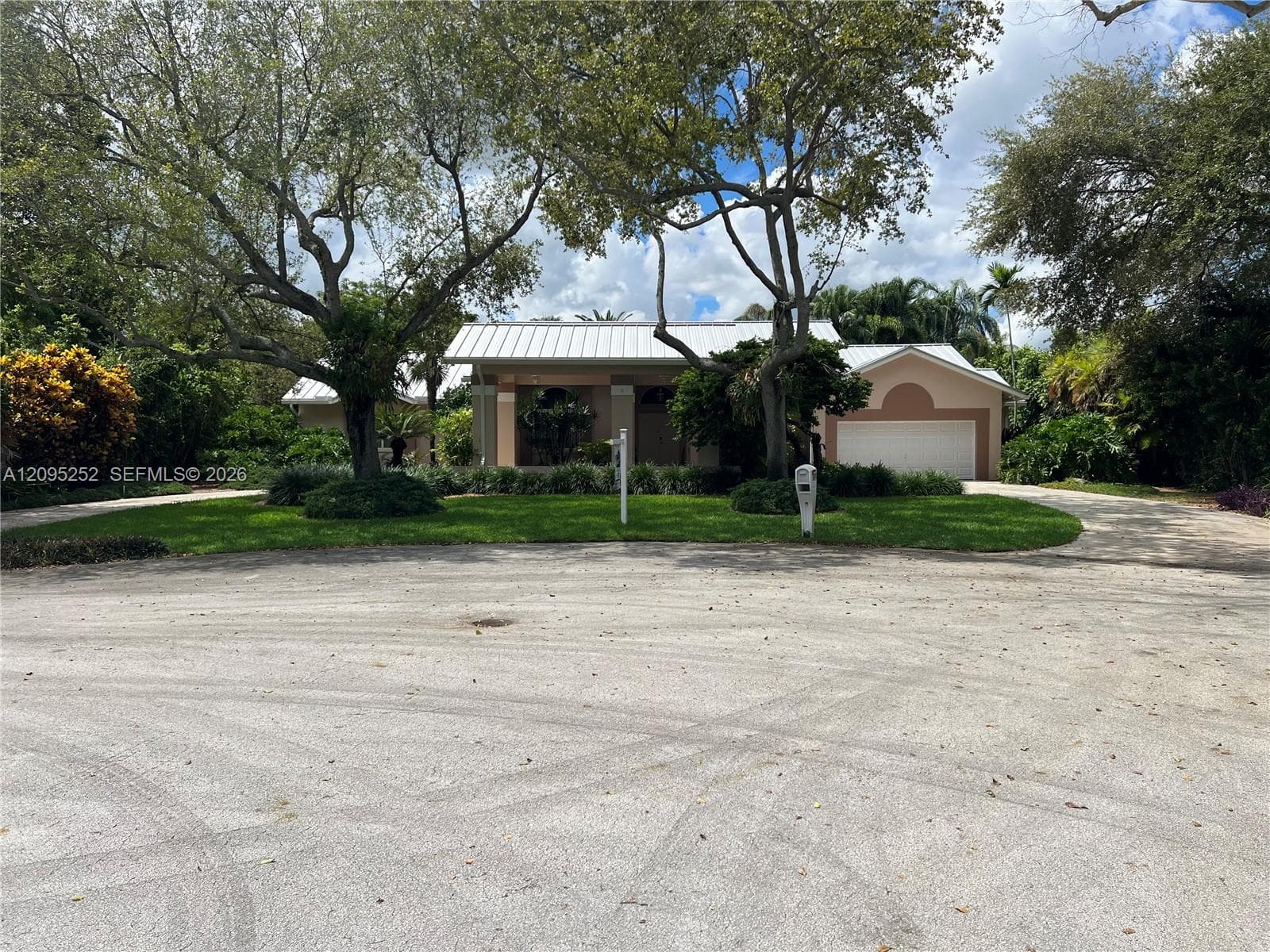 18032 SW 82nd Ct, Palmetto Bay FL 33157 - Palmetto Bay, FL - Photo 1