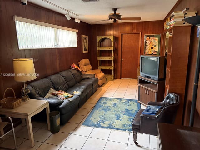 1819 N 51st Ave, Hollywood FL 33021 - Hollywood, FL - Photo 2