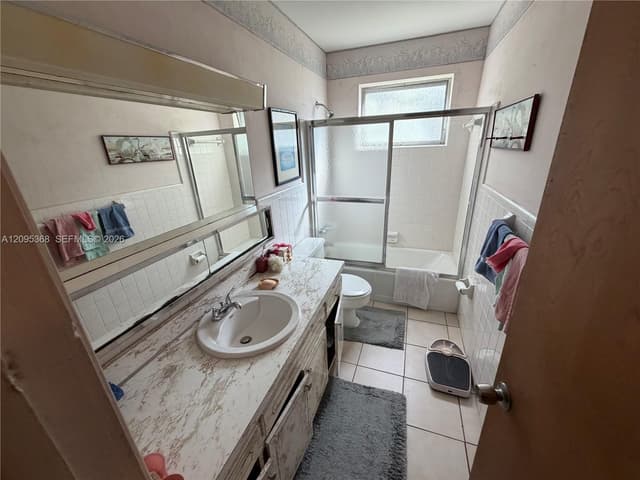 1819 N 51st Ave, Hollywood FL 33021 - Hollywood, FL - Photo 5