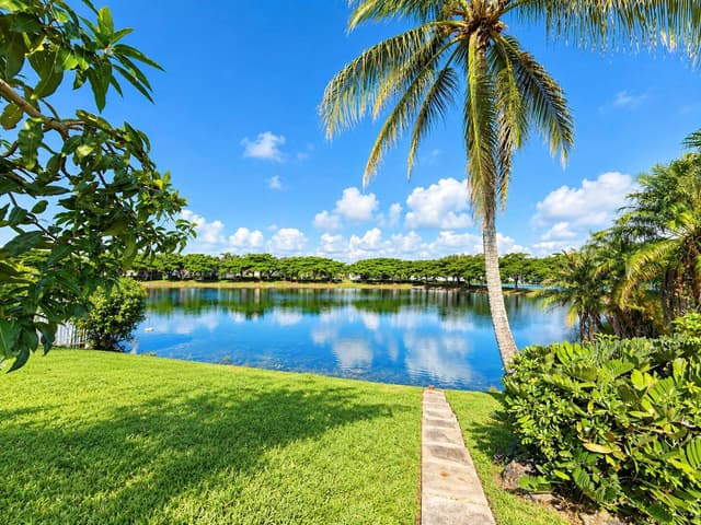 492 NW 162nd Avenue NW, Pembroke Pines FL 33028 - Pembroke Pines, FL - Photo 5