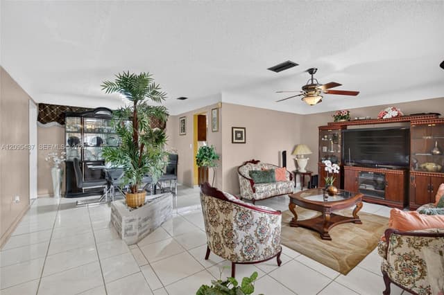 8508 Long Acre Dr, Miramar FL 33025 - Miramar, FL - Photo 7