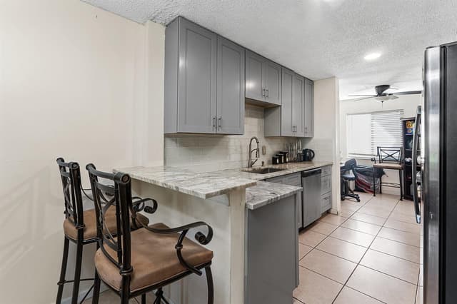 1595 Woodbridge Lakes Circle, West Palm Beach FL 33406 - West Palm Beach, FL - Photo 5