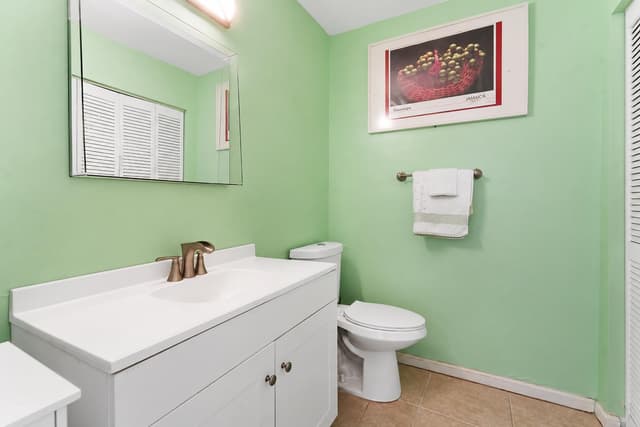 1595 Woodbridge Lakes Circle, West Palm Beach FL 33406 - West Palm Beach, FL - Photo 4